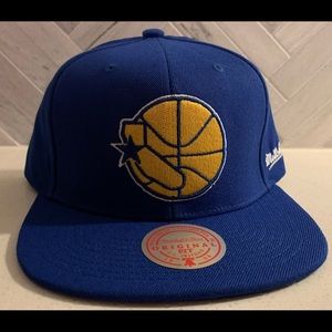 Brand new Mitchell&Ness Warriors snapback
